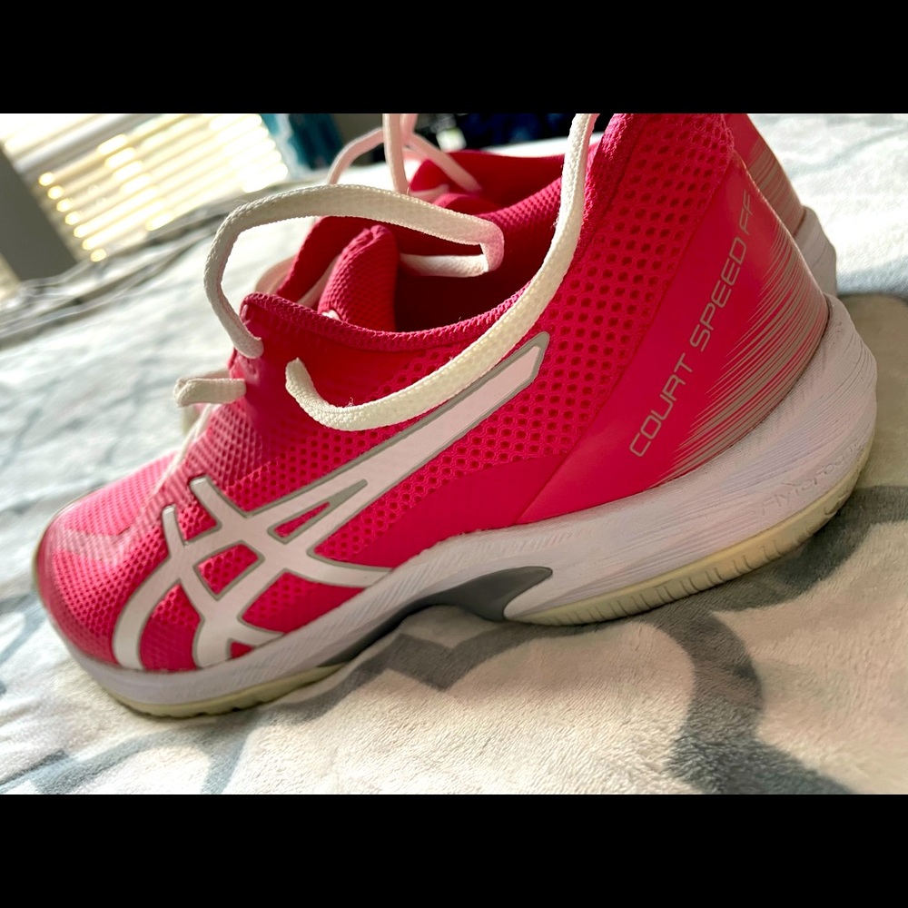 ASICS speed court ff shoes. Size 9 1/2.